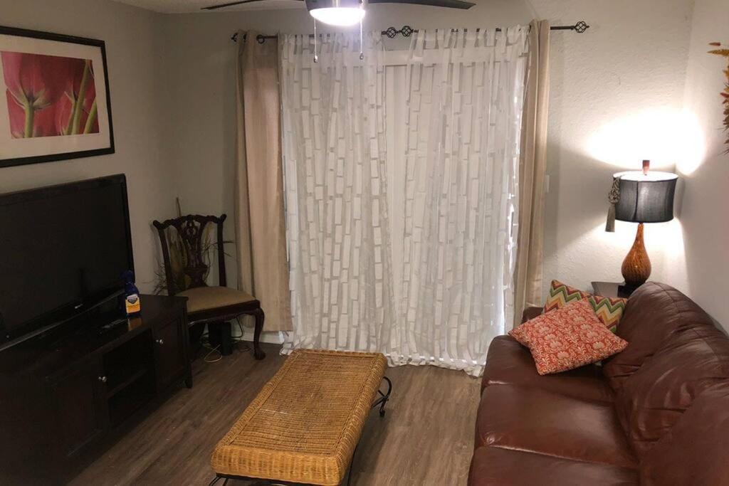 Lovely 1-Bedroom Rental Space With Free Parking Charlotte Extérieur photo